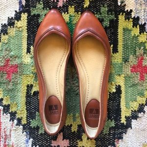 Frye Olive Ballet Flat in Cognac